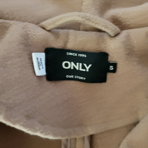 ONLY beige wrap wool coat with belt. Vegan, cruelty free 🤍 - Picture 3 of 15